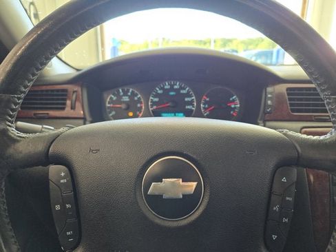 Used 2007 Chevrolet Impala LTZ image 25