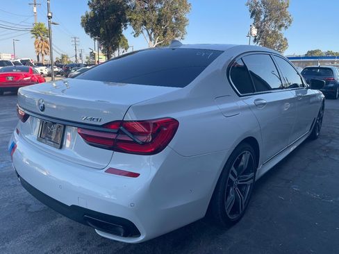 Used 2016 BMW 740i image 5
