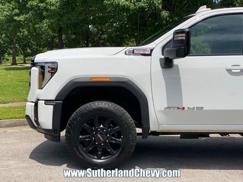 Used 2025 GMC Sierra 2500 AT4 AWD/4WD image 10