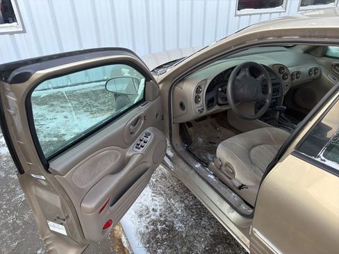 Used 2005 Pontiac Bonneville SE image 8