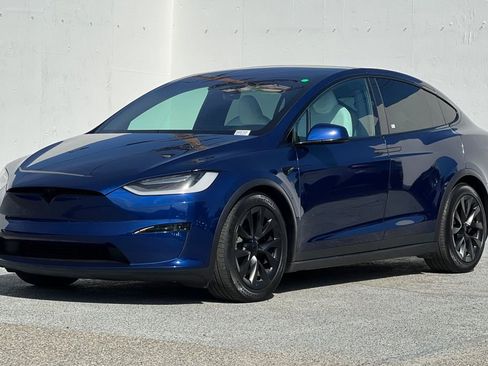 Used 2023 Tesla Model X image 7
