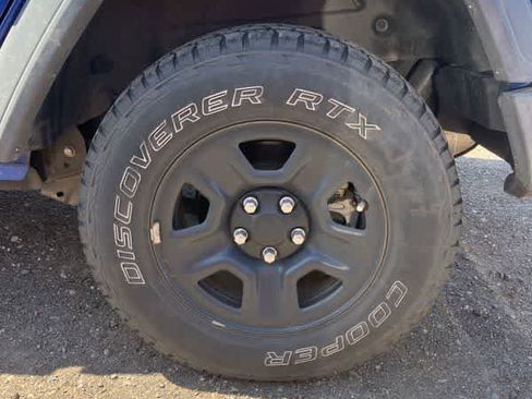 Used 2018 Jeep Wrangler Unlimited Sport image 11