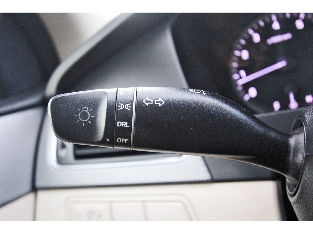 Used 2015 Hyundai Sonata SE FWD image 19