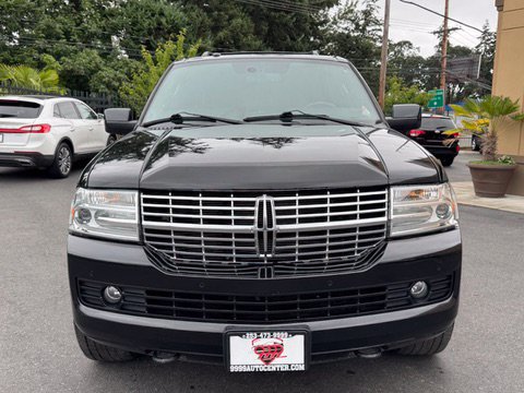 Used 2012 Lincoln Navigator L 4WD image 2