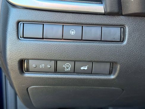 Certified 2025 Nissan Rogue SV AWD/4WD image 20