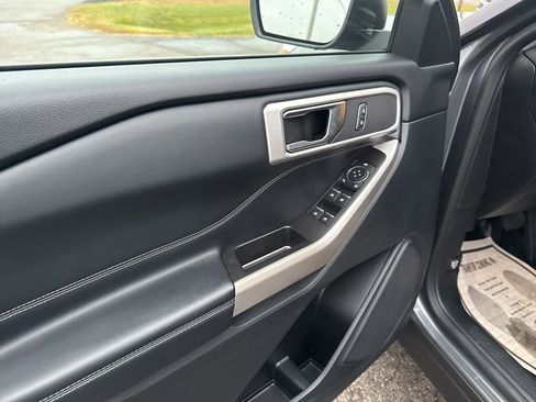 Used 2022 Ford Explorer XLT w/ Equipment Group 202A image 50