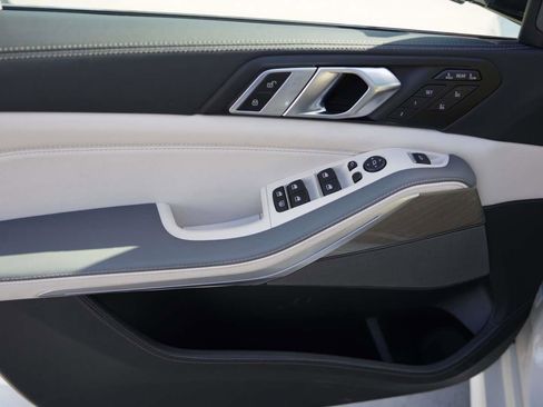 Used 2026 BMW X7 M60i image 13