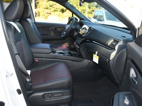New 2026 Honda Ridgeline Black Edition image 11