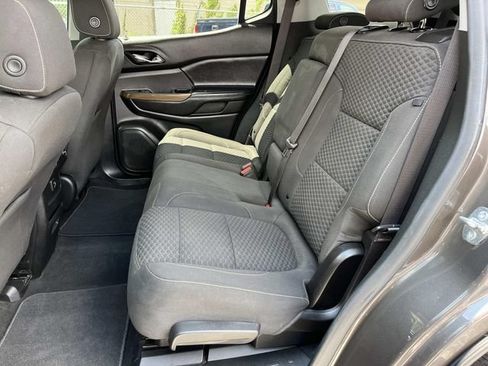 Used 2019 GMC Acadia SLE w/ LPO, Floor Liner Package AWD/4WD image 20