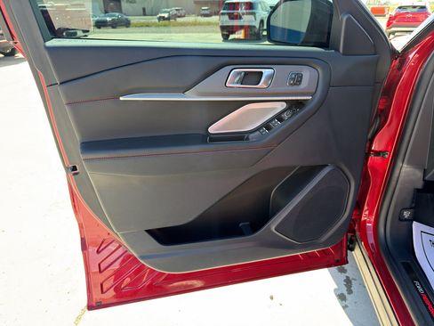 Used 2025 Ford Explorer ST AWD/4WD image 9