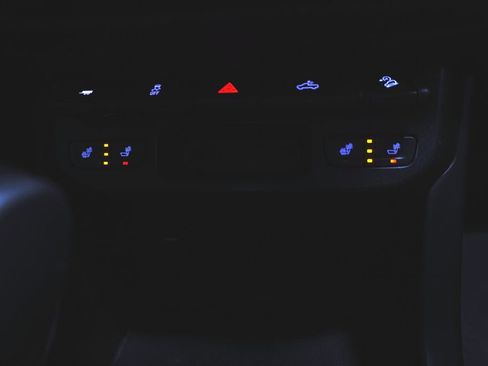 Used 2017 GMC Canyon SLE w/ All Terrain Package image 18