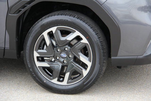 Used 2025 Subaru Forester Limited AWD/4WD image 14
