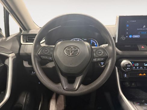 Used 2025 Toyota RAV4 XLE AWD/4WD image 13