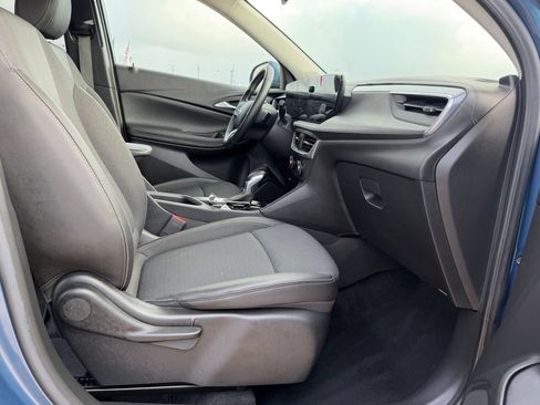 Used 2024 Buick Encore GX Preferred FWD image 34