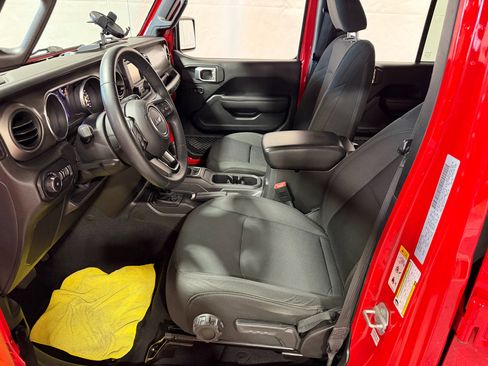 Used 2018 Jeep Wrangler Unlimited Sport S image 23