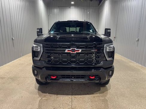 Used 2025 Chevrolet Silverado 2500 ZR2 w/ Technology Package AWD/4WD image 8