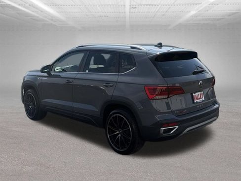 Used 2022 Volkswagen Taos SEL w/ Panoramic Sunroof Package AWD/4WD image 10