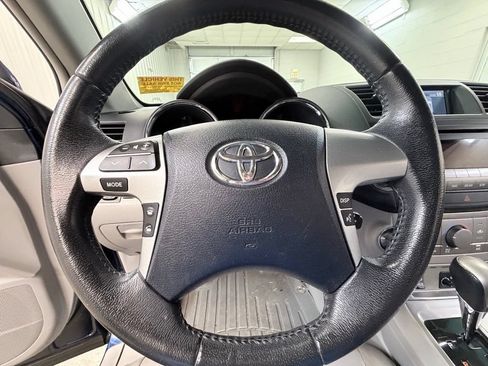 Used 2012 Toyota Highlander SE w/ Tow Pkg AWD/4WD image 46