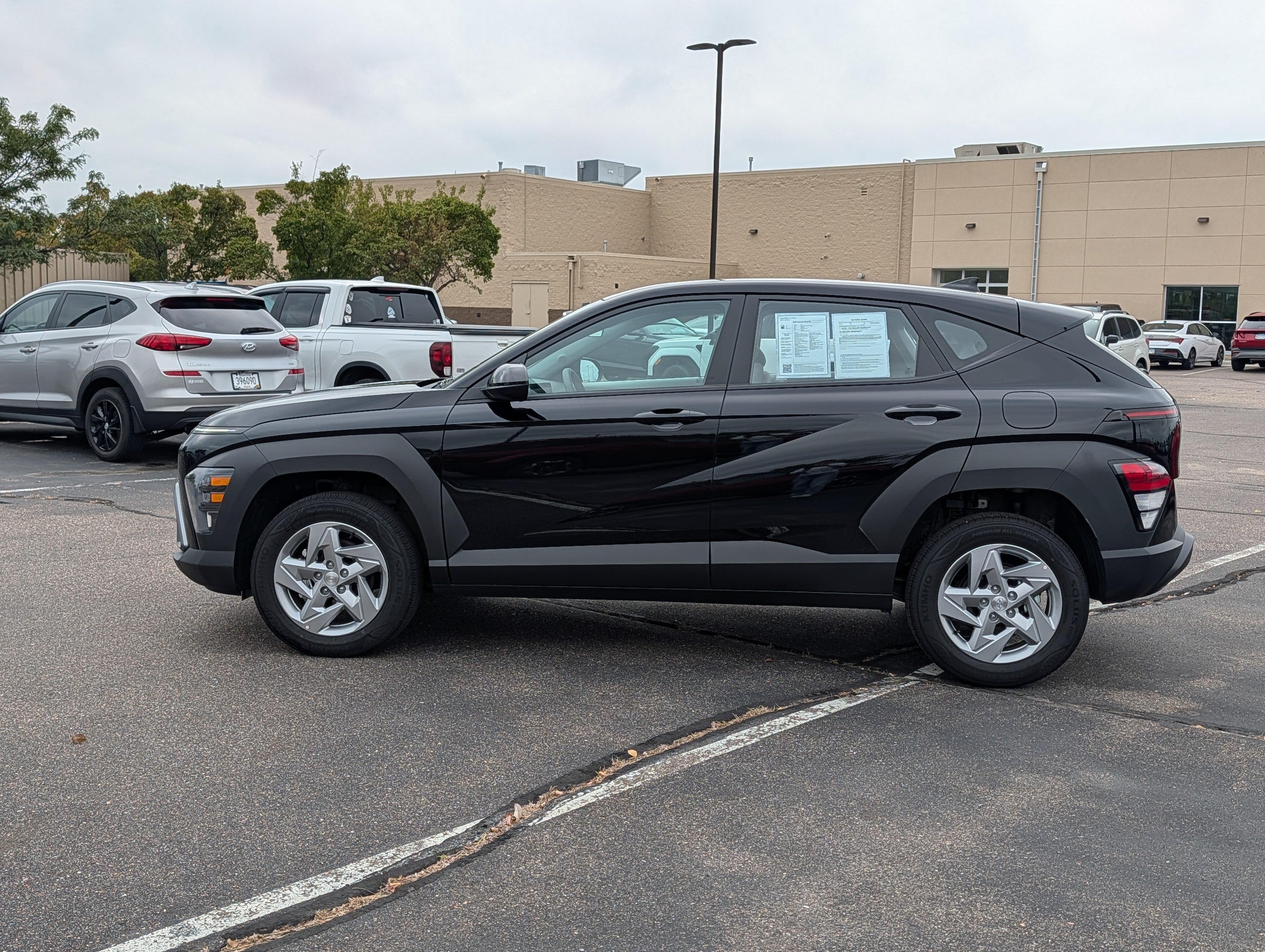 Used 2026 Hyundai Kona SE AWD/4WD image 2