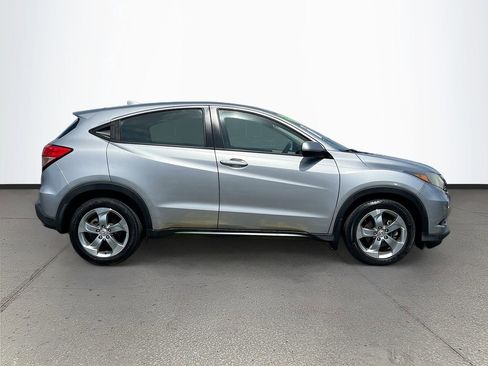 Used 2017 Honda HR-V LX image 8