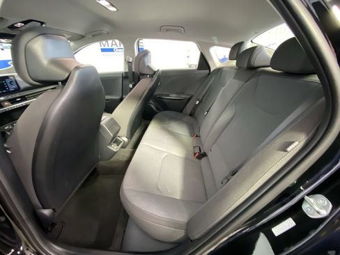 Used 2025 Kia K4 FWD image 29