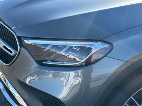 Used 2023 Mercedes-Benz GLC 300 4MATIC image 10