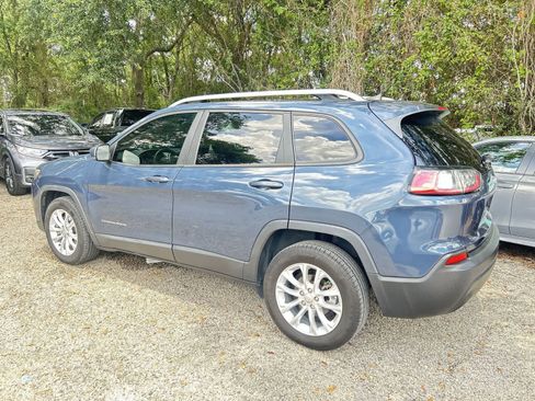 Used 2021 Jeep Cherokee Latitude FWD image 6