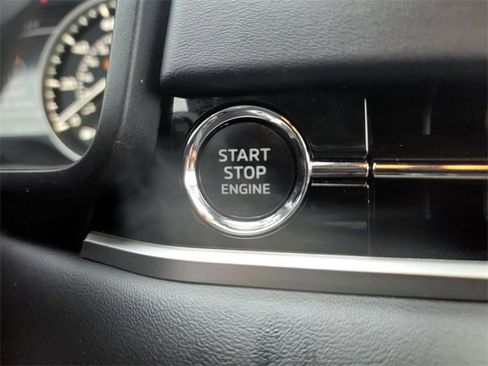 Used 2024 Mitsubishi Outlander SE image 22