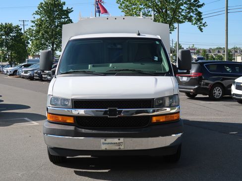 Used 2019 Chevrolet Express 3500 w/ Power Convenience Package RWD image 3
