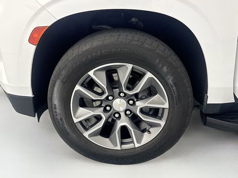 Used 2023 Chevrolet Suburban LT RWD image 32