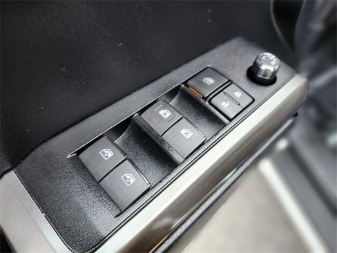 Used 2017 Toyota Tacoma Limited w/ Tow Package image 17