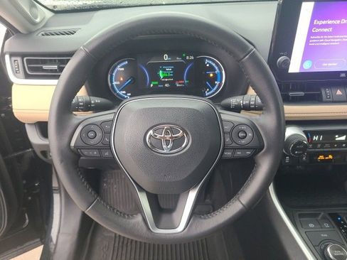 Used 2024 Toyota RAV4 XLE Premium image 19
