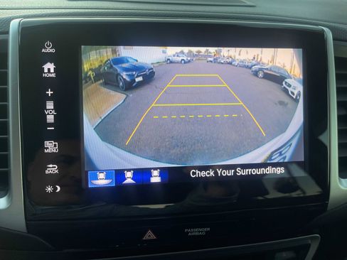 Used 2017 Honda Pilot Touring image 34