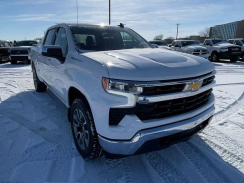 Used 2024 Chevrolet Silverado 1500 LT image 4