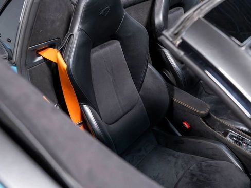 Used 2020 McLaren 600LT Spider RWD image 33