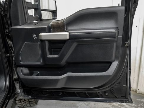 Used 2020 Ford F250 Lariat w/ Lariat Ultimate Package AWD/4WD image 45