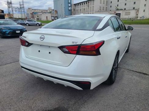 Used 2023 Nissan Altima 2.5 SV FWD image 7