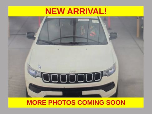 Used 2023 Jeep Compass Latitude w/ Convenience Group AWD/4WD image 1