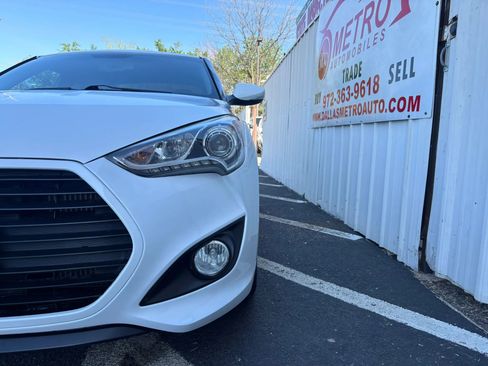 Used 2015 Hyundai Veloster Turbo image 12