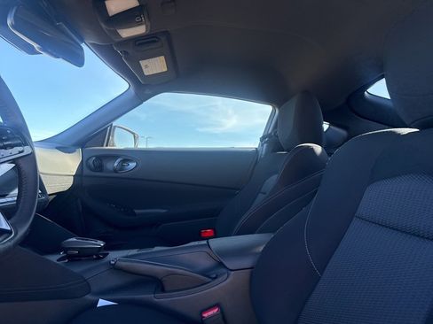 Certified 2025 Nissan Z Sport w/ Floor Mat Package image 38