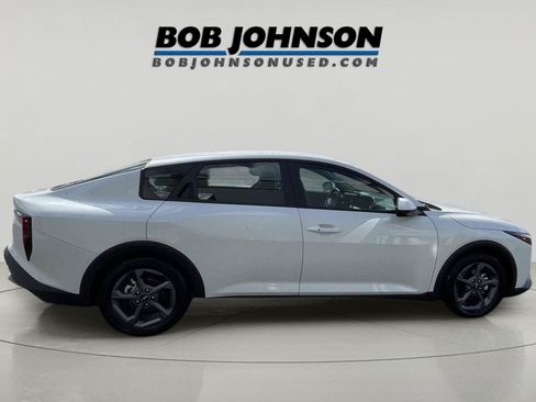 Used 2025 Kia K4 FWD image 2