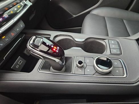 Certified 2025 Cadillac XT4 Sport w/ Cold Weather Package image 21