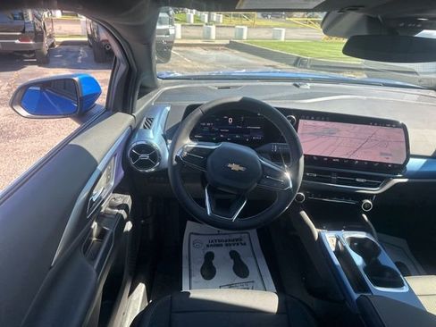 New 2026 Chevrolet Equinox EV LT image 27