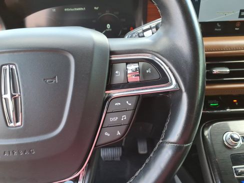 Certified 2021 Lincoln Nautilus Reserve AWD/4WD image 19
