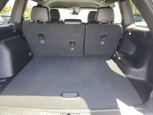 Used 2025 Jeep Grand Cherokee Limited w/ Black Appearance Package image 7