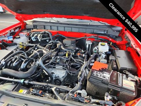 Used 2024 Ford Bronco Badlands image 13