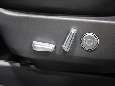 Certified 2024 Lincoln Nautilus Reserve w/ Equipment Group 202A image 4