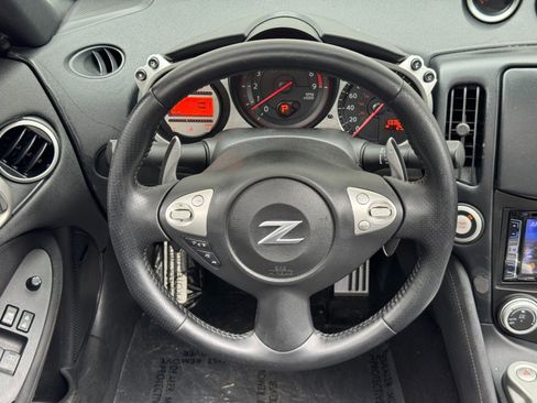 Used 2010 Nissan 370Z Touring RWD image 17