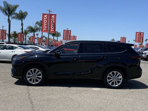 Used 2024 Toyota Highlander Limited AWD/4WD image 39