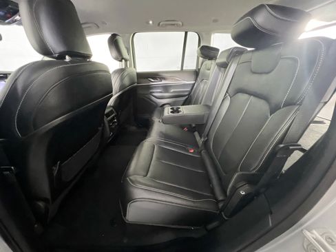 Used 2023 Jeep Grand Cherokee Limited AWD/4WD image 24